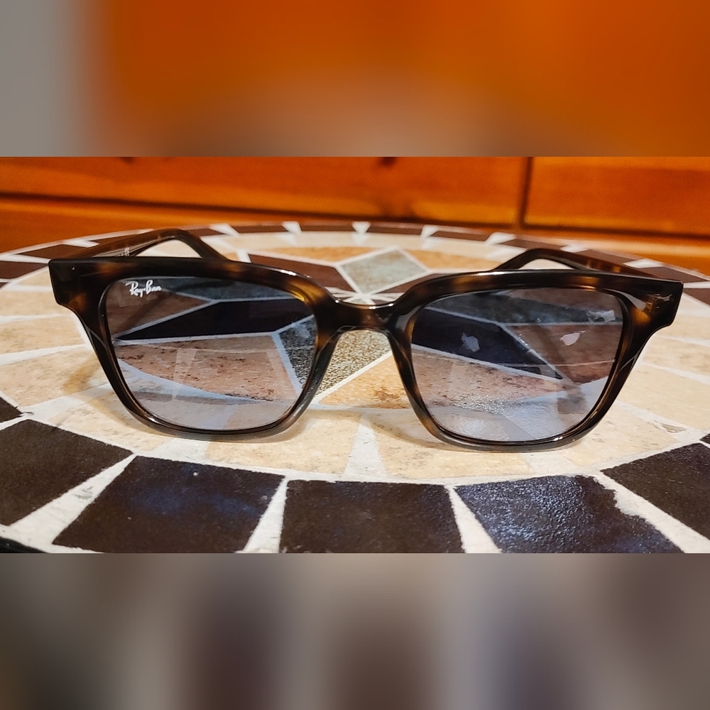 NEW Ray-Ban Sunglasses unisex